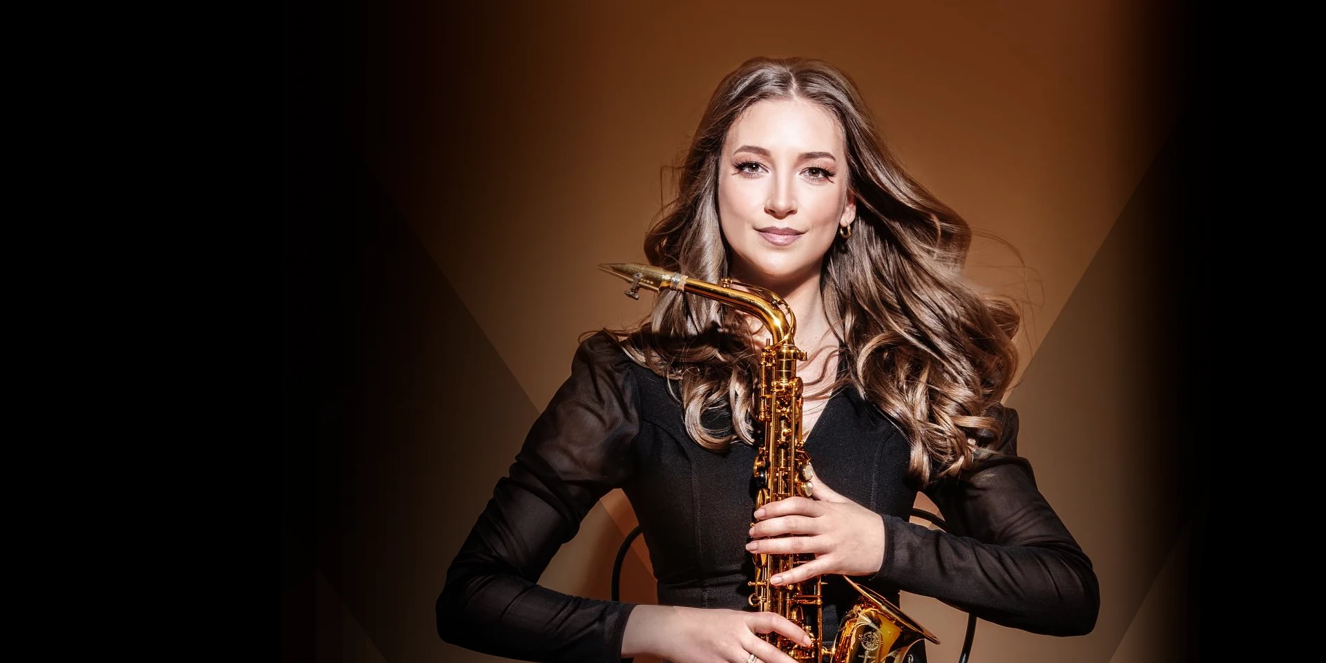 Miller Music Saxophonistin Special Act Startseite