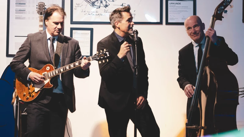 Miller Music Trio unplugged