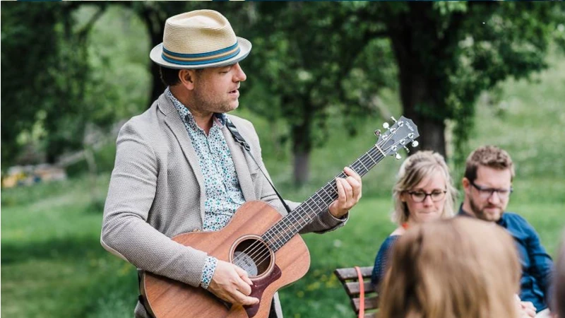 Miller Music Sänger Sebastain Schwarzbach Video